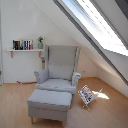 Suesse Maisonette-wohnung Auf Bauernhof Bei 아파트