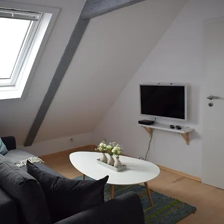 Suesse Maisonette-wohnung Auf Bauernhof Bei *