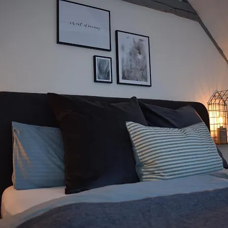 Suesse Maisonette-wohnung Auf Bauernhof Bei * 그로미츠